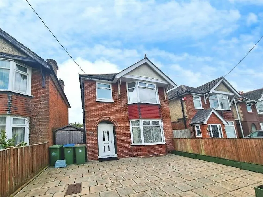 Quiet And Specious 3 Bed House Villa Southampton Holiday home